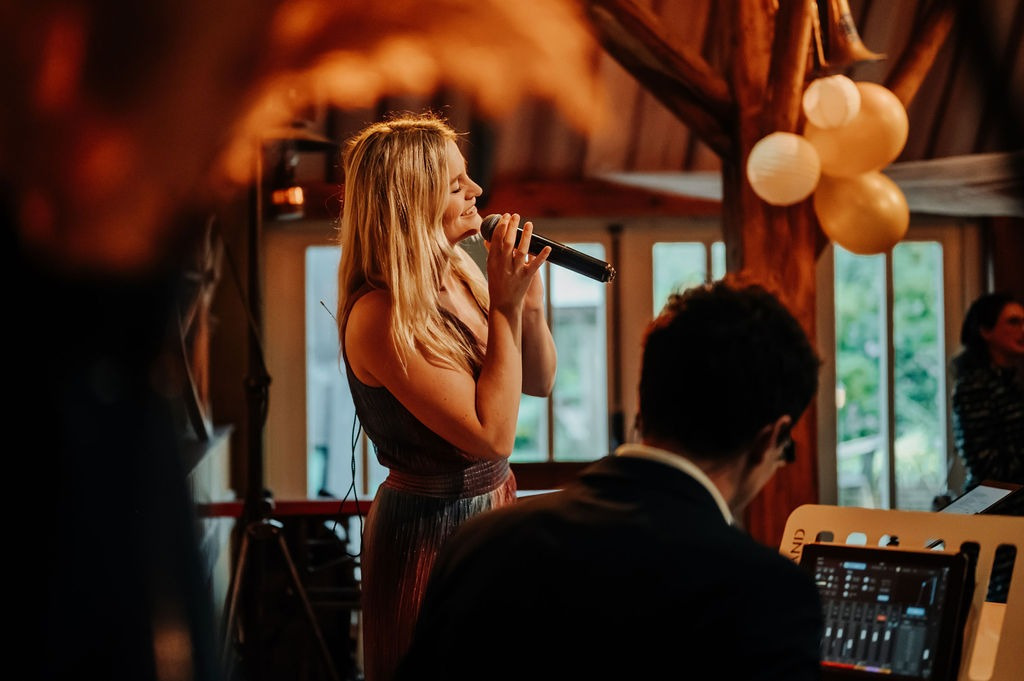 LiedjesLiefde Live Muziek tijdens de huwelijksceremonie Foto: Margriet Fotografie